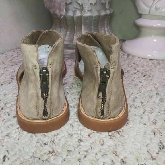 Born Iwa Taupe Suede Boho Criss-Cross, Back Zip Comfort Sandals - Picture 5 of 8